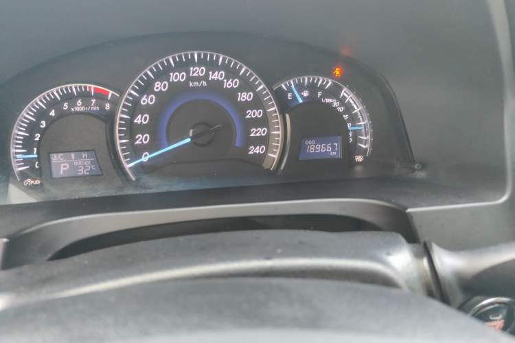 Used Toyota Camry 2015 2.0G Premier Edition Odometer Close Up