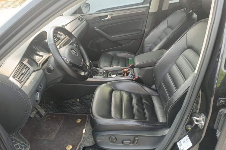 Used Volkswagen Passat 2017 280TSI DSG Luxury Edition
