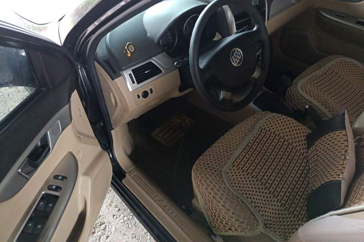 Used Buick Excelle 2013 1.5L Manual Classic Model Driver Seat