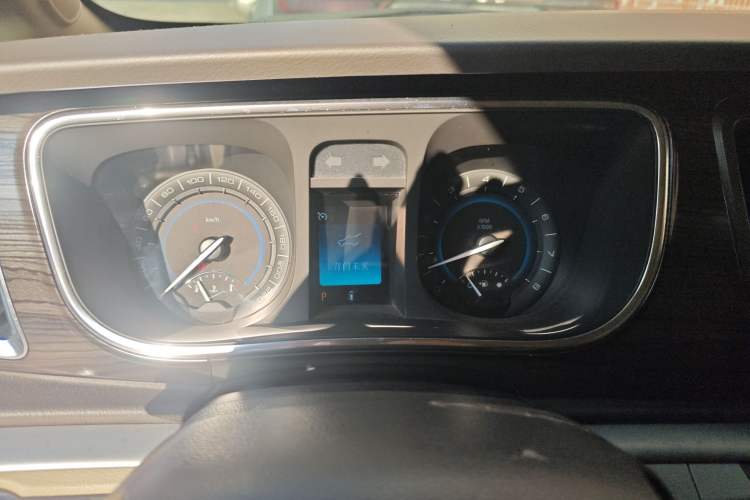 Used Buick GL8 2011 3.0L GT Luxury Business Haoya Edition