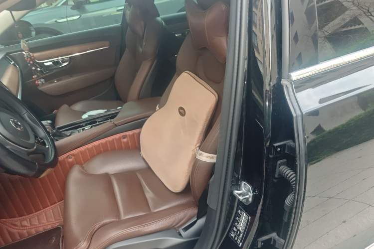 Used Volvo S90 2020 Facelift T5 Smart & Luxurious Edition
