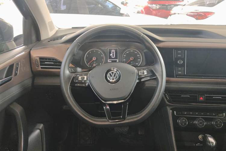 Used Volkswagen Tharu 2019 330TSI Four-Wheel Drive Luxury Edition China VI Standard
