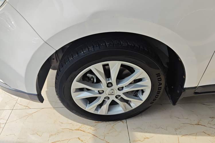 Used Baojun 730 2014 1.5L manual Comfort version 7 seats