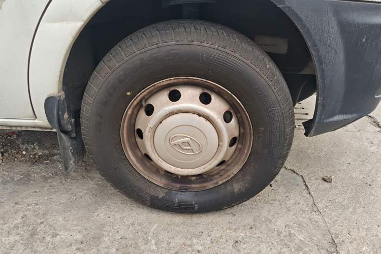 Used SAIC MAXUS Xintu V80 2020 2.5T Manual Classic City Delivery King Long Wheelbase Mid-Height 2/3 Seats
