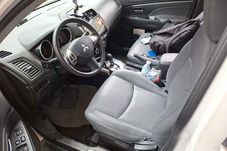 Used Mitsubishi ASX 2013 2.0L CVT Two-Wheel Drive Elite Edition Left Front Seat