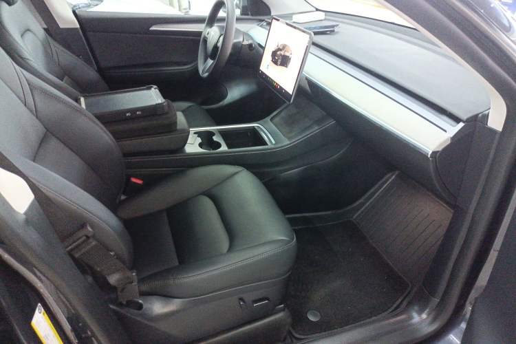 Used Tesla Model Y 2024 Rear-Wheel-Drive Version
