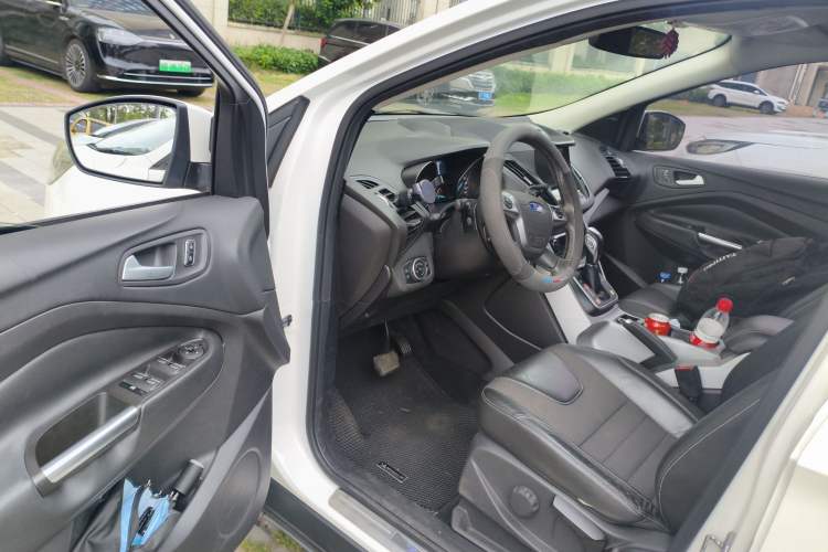 Used Ford Kuga 2016 ZhiXing Limited Edition 1.5L GTDi Two-Wheel Drive Fashion Model