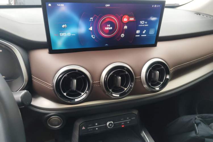 Used Wey VV6 2021 2.0T Two-Wheel Drive Smart Plus
