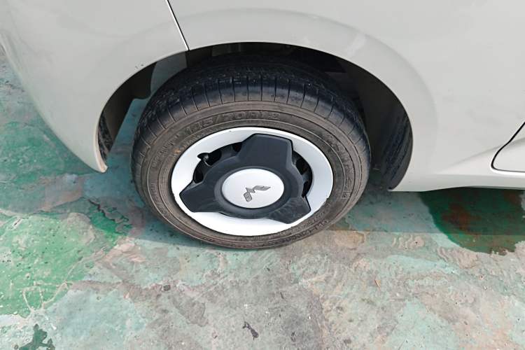 Used Wuling Hongguang MINIEV 2024 3rd Generation 215km Youth Edition Right Rear Wheel Hub