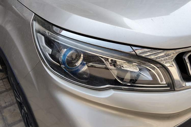 Used Geely Auto Vision X3 2017 1.5L Automatic Luxury Model Right Front Headlight