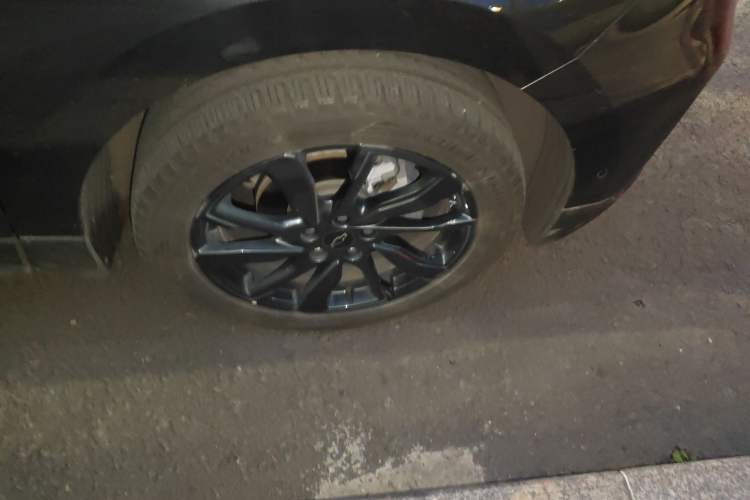 Used Chevrolet Equinox 2022 Mild Hybrid 550T RS Four-Wheel Drive Intelligent Guardian Edition Right Front Wheel Hub