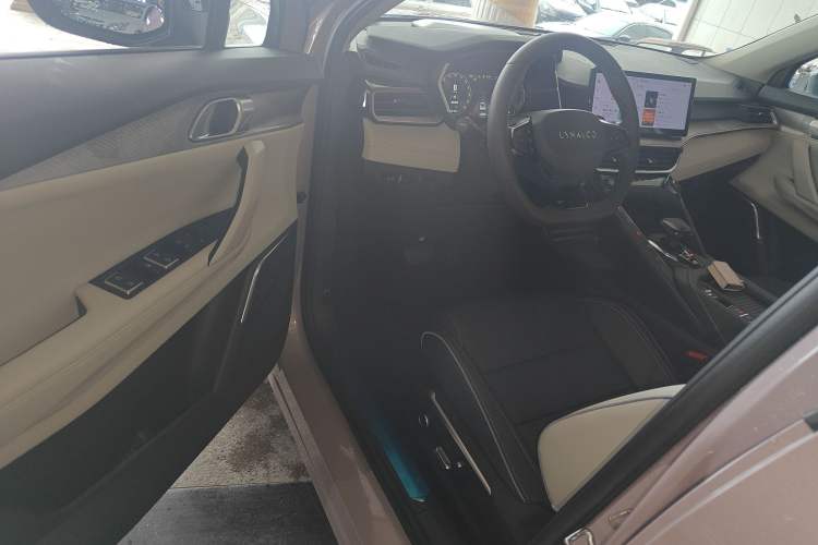 Used Lynk & Co 06 2023 Remix 1.5T Shero