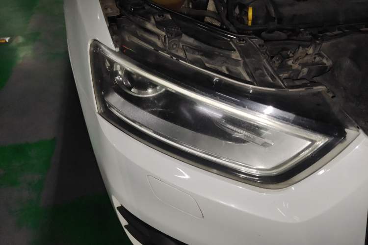 Used Audi Q3 2015 35 TFSI quattro Millionth Anniversary Edition Right Front Headlight