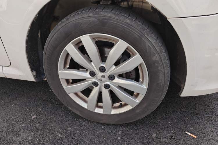 Used Roewe 350 2014 1.5L Manual Swift Edition
