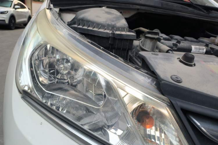 Used Baojun 310 2017 1.5L Automatic Fashion Model Right Front Headlight