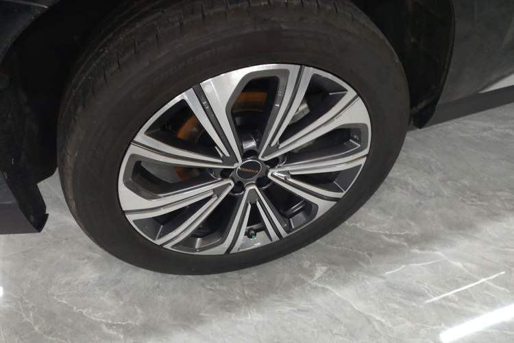 Used EXEED Lanyue 2023 400T Four-Wheel Drive Starry Edition 7-Seater Right Rear Wheel Hub