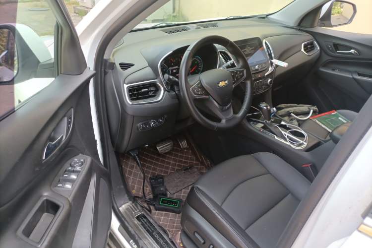 Used Chevrolet Equinox 2017 550T Automatic All-Wheel-Drive Top-Tier Version