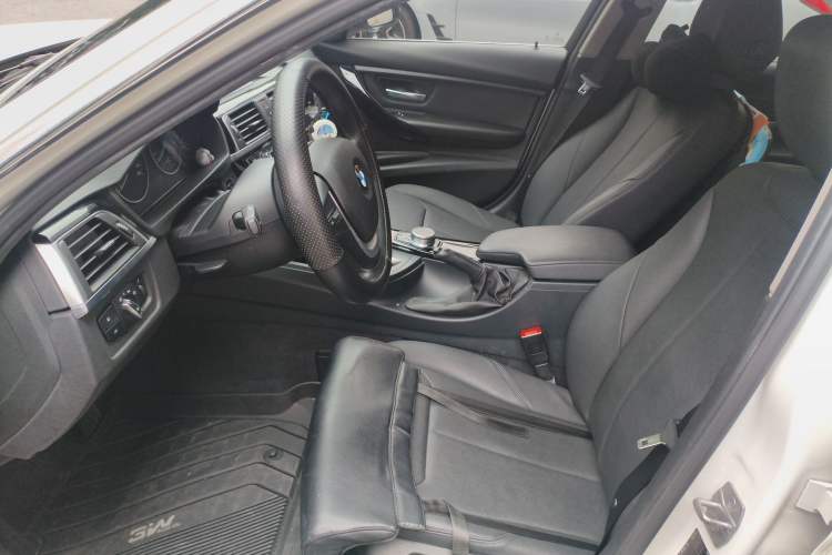 Used BMW 3 Series 2016 320Li Ambition Model
