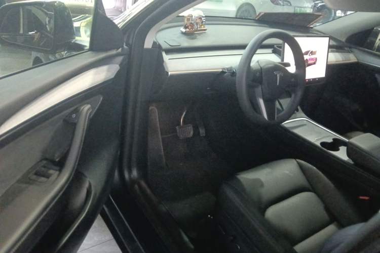 Used Tesla Model Y 2024 Rear-Wheel-Drive Version