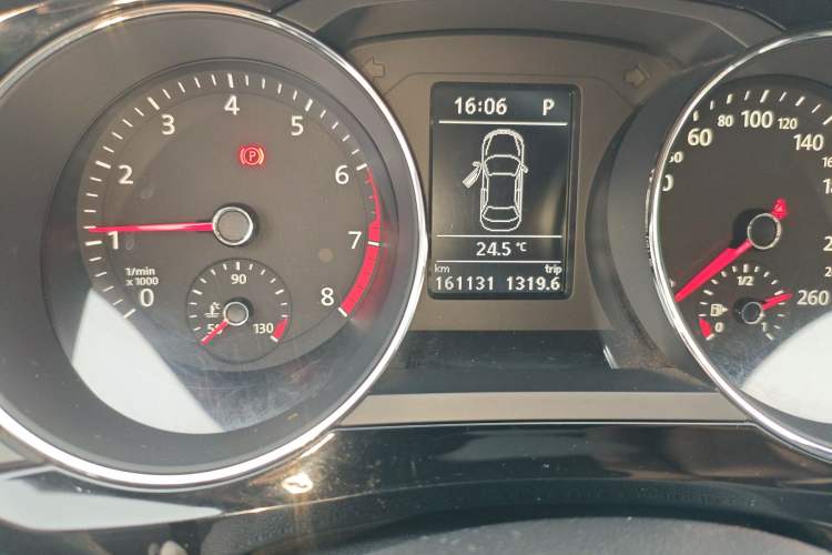 Used Volkswagen Sagitar 2015 230TSI Automatic Luxury Model
