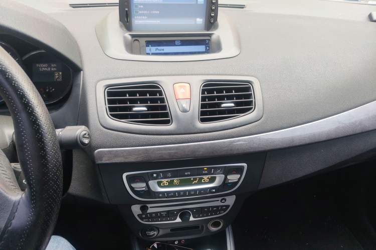 Used Renault Fluence 2011 2.0L Fashion Edition
