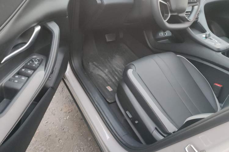 Used BYD Sealion 05 DM-i 2025 DM-i Smart Drive 115KM Flagship Model Interior 3