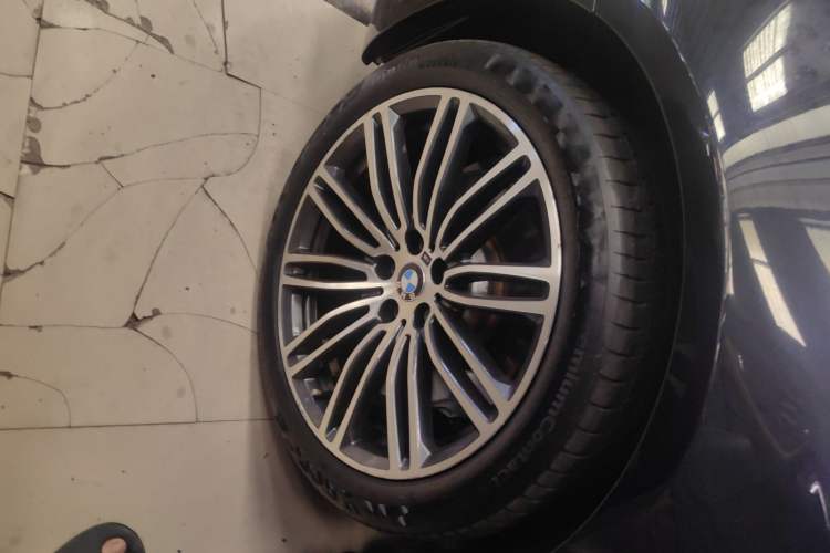 Used BMW 5 Series 2018 530Li Leading Model M Sport Package
