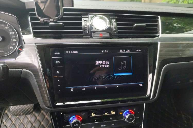 Used Volkswagen Phideon 2019 380TSI Two-Wheel Drive Business Edition China VI Standard Audio And AC Panel