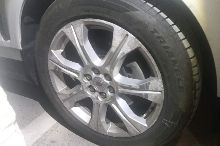 Used Cadillac SRX 2014 3.0L Leading Model Right Front Wheel Hub