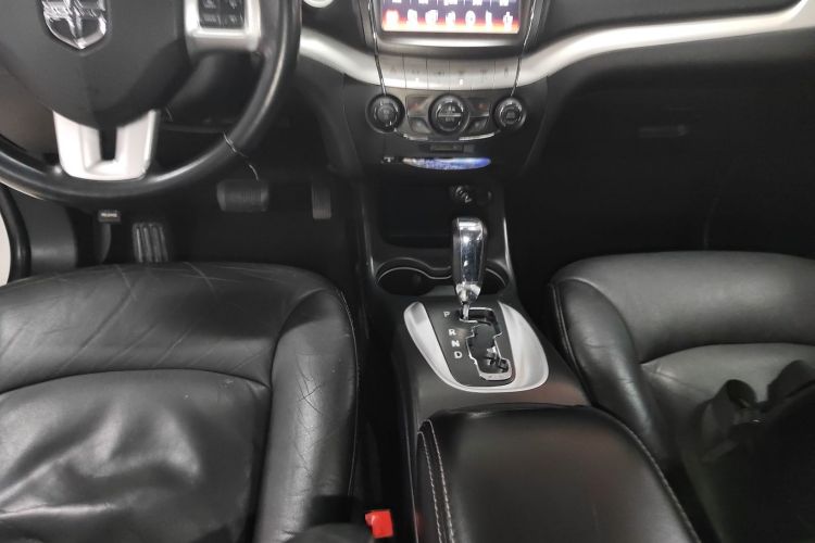 Used Dodge Journey 2013 2.4L Two-Wheel Drive Luxury Version
