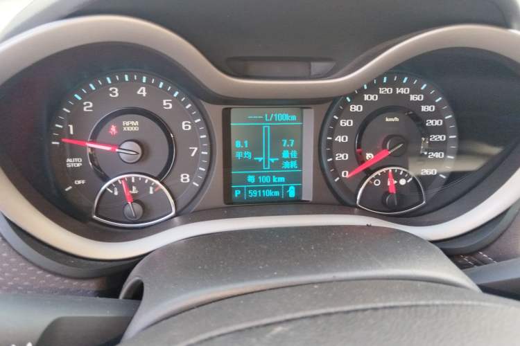 Used Chevrolet Malibu 2017 1.5T Automatic Luxury Edition Odometer Close Up