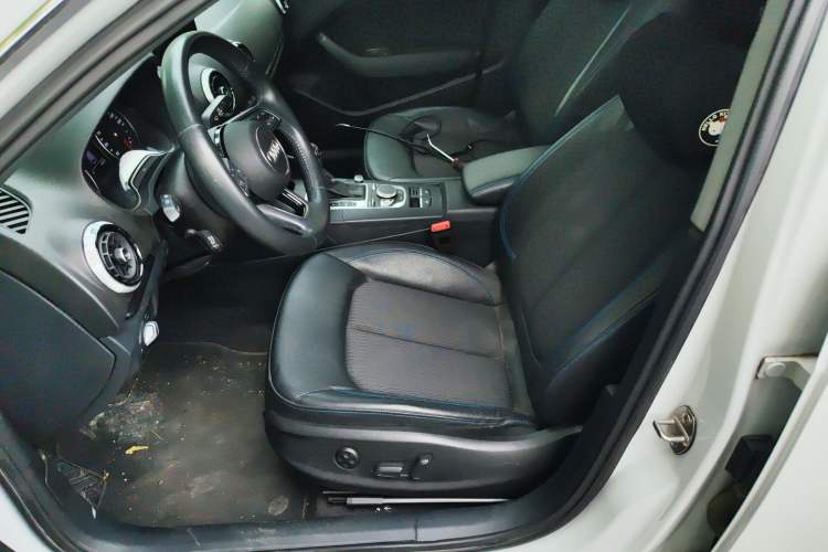 Used Audi A3 2020 Sportback 35 TFSI Fashion Edition China VI Emission Standard Left Front Seat