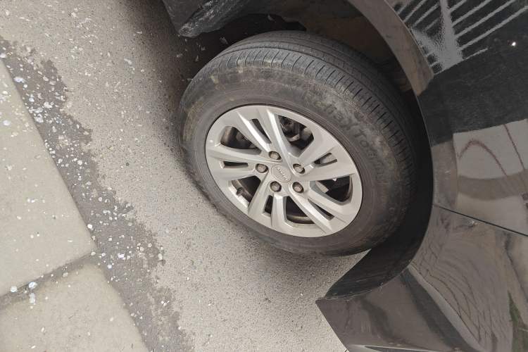 Used BAW Ruisheng Ace M7 2023 1.6L Standard Wheelbase Enjoy Edition 7-seater Right Front Wheel Hub