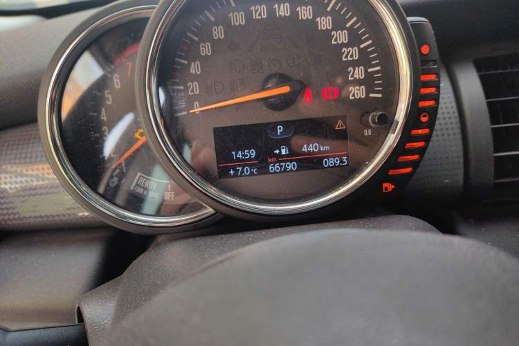 Used MINI MINI 2016 1.5T COOPER Five-Door Edition