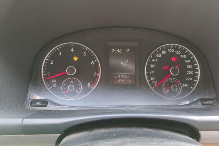 Used Volkswagen Touran 2011 1.4T DSG Zhiya Edition 5 Seats Instrument Cluster