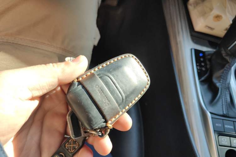 Used Toyota Camry 2019 Dual-Engine 2.5 HG Luxury Edition China V Standard
