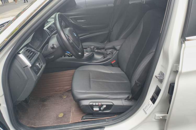 Used BMW 3 Series 2017 318i Fashion Model Left Front Seat