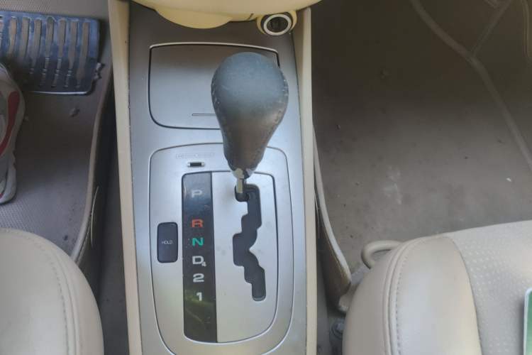 Used Buick Excelle 2011 1.6LX-AT Gear Lever