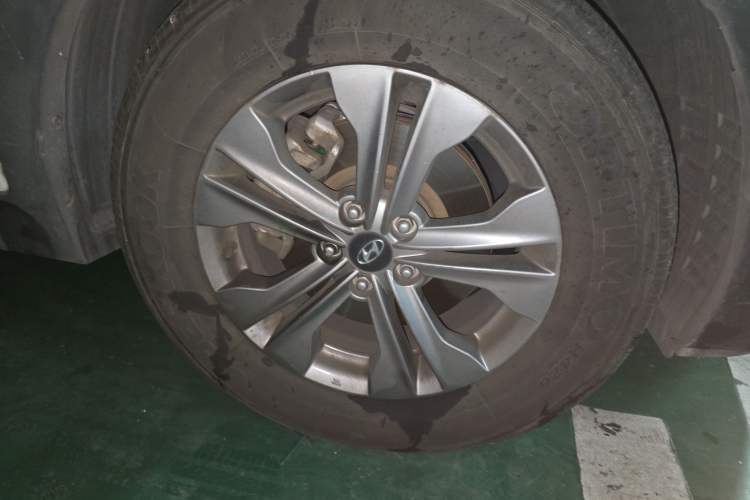 Used Hyundai Santa Fe 2013 Revised Version 2.4L Automatic All-Wheel Drive Smart Type