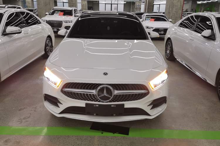 Used Mercedes-Benz A-Class 2022 Revised Version A 200 L Sport Sedan Fashionable Style
