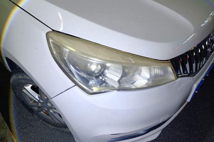 Used Karry K50 2015 1.5L Automatic Comfort Model Right Front Headlight