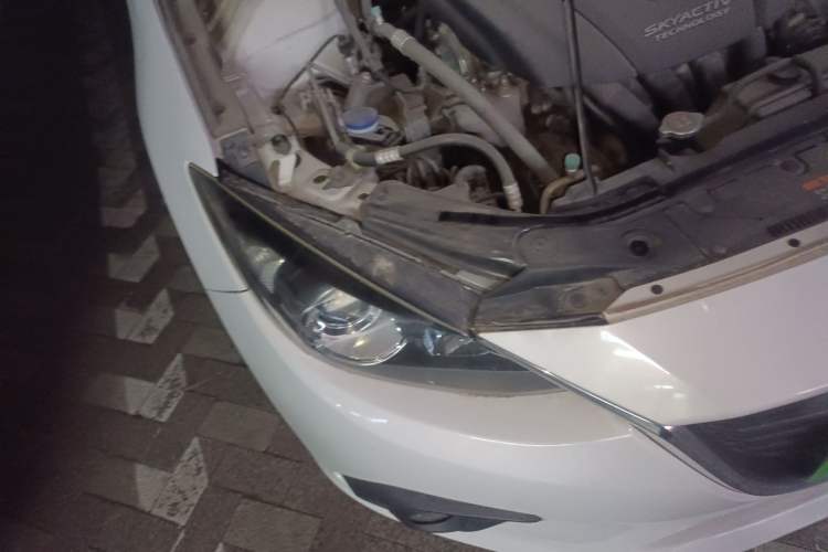 Used Mazda 3 Axela 2016 Sedan 1.5L Manual Comfort Model
