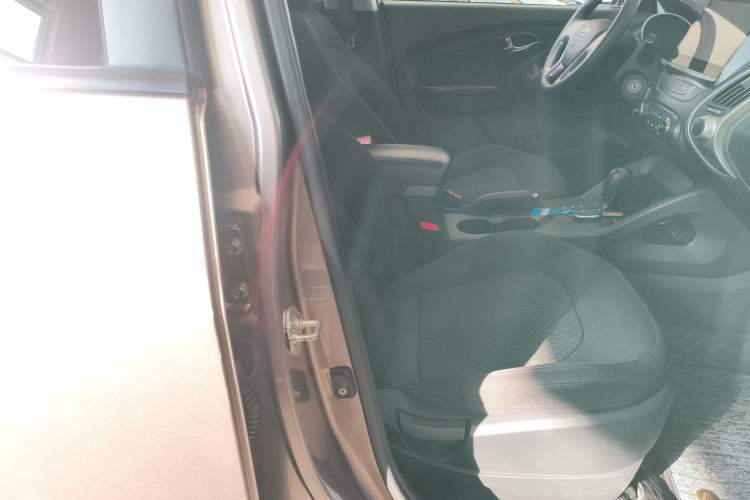 Used Hyundai ix35 2015 2.0L Automatic 2WD Comfort Edition China V Standard