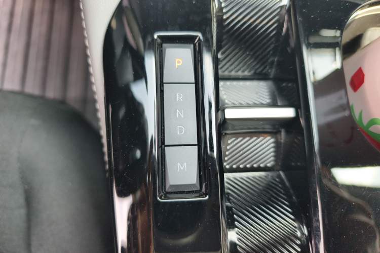 Used Citroen C5 X 2023 1.6T Enjoy the Extraordinary Gear Lever