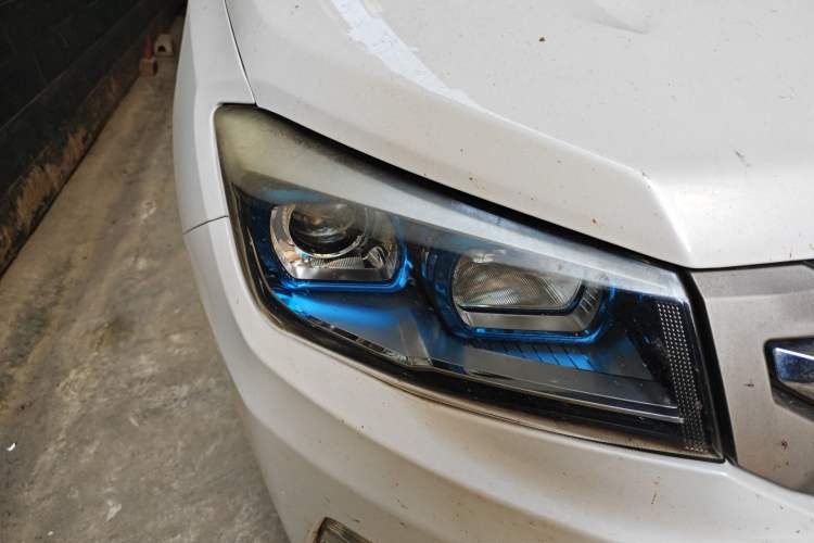 Used CHANGAN CS75 2016 1.8T Automatic Elite Model China V Standard Right Front Headlight