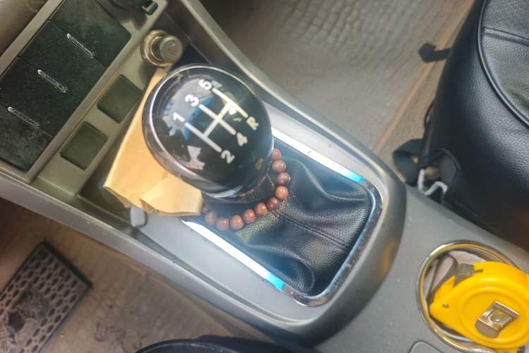 Used Geely Auto Classic Emgrand 2012 Sedan 1.8L Manual Comfort Model Gear Lever