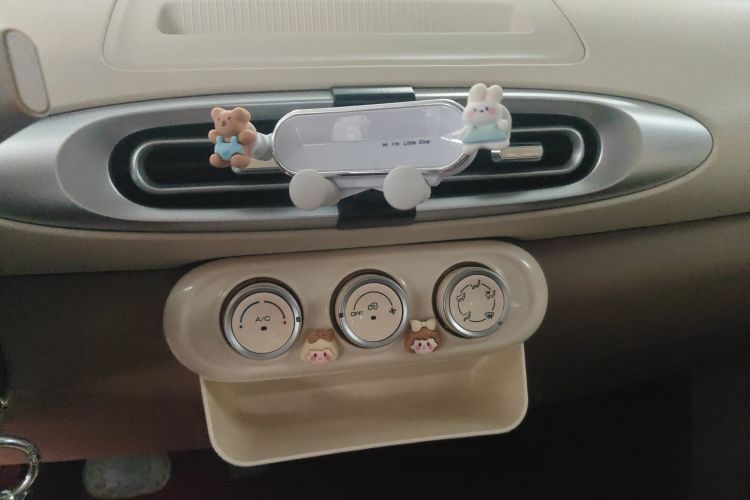 Used Wuling Hongguang MINIEV 2025 Four-Door Version Advanced Edition Audio And AC Panel