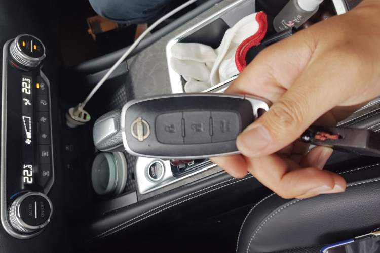 Used Nissan Teana 2024 2.0L SV Black Gold Edition
