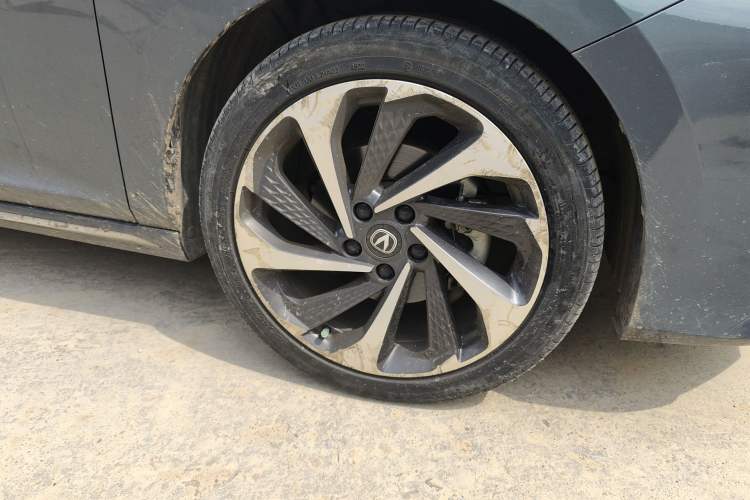 Used CHANGAN Ruicheng PLUS 2023 1.5T DCT Flagship Edition Right Front Wheel Hub