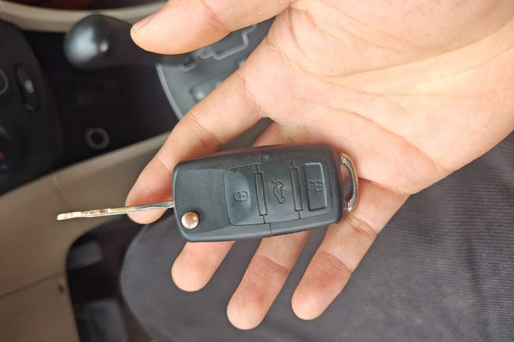 Used Hyundai Verna (older generation) 2014 1.4L Automatic Smart GLS Vehicle Key